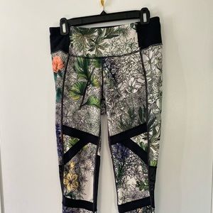 Calia by Carrie Underwood leggings LIMITED EDITION